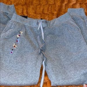 grey women jogger